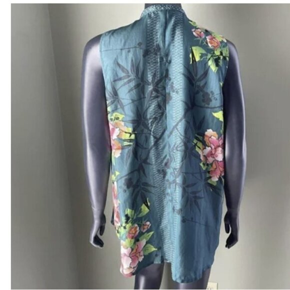 Johnny Was Zen Drapey Sleeveless Silk Floral Blouse - Picture 10 of 11